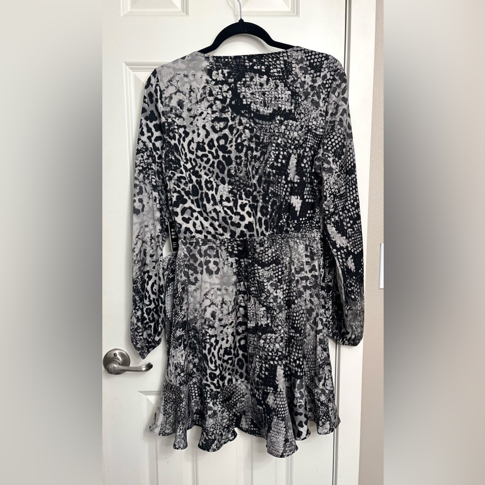 Express Leopard Ruffle Dress NWT - Picture 2 of 3